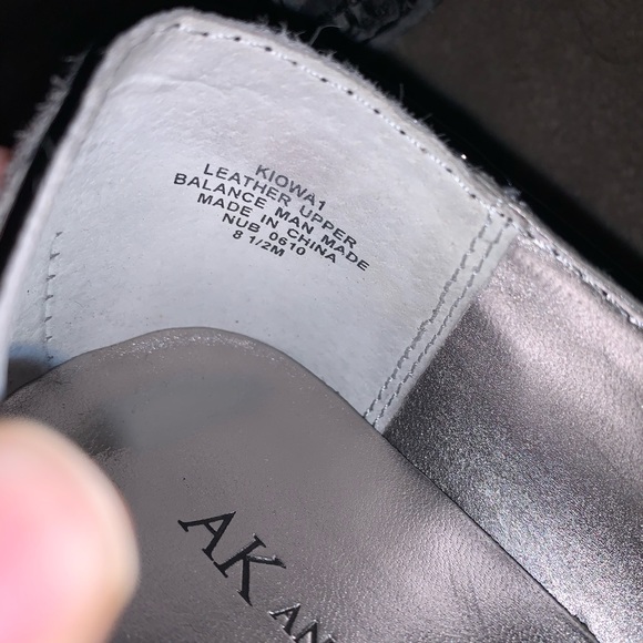 Gray leopard nubuck Anne Klein flats - Picture 6 of 6